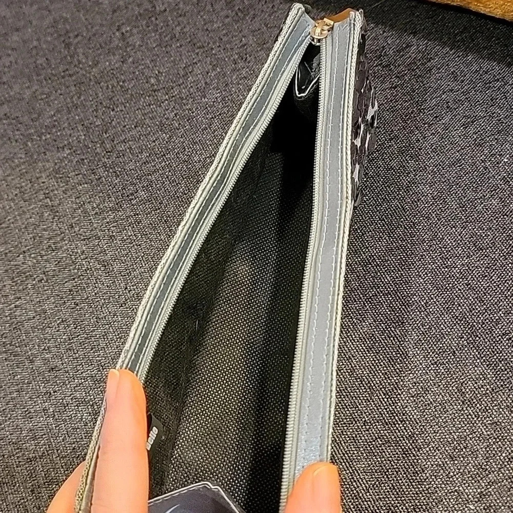 Jasmine La Belle Siver Sequince Clutch Zip Up - Picture 4 of 8